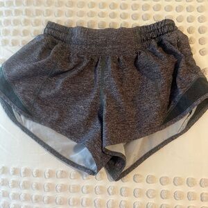 LULULEMON Hotty hot shorts 2.5”